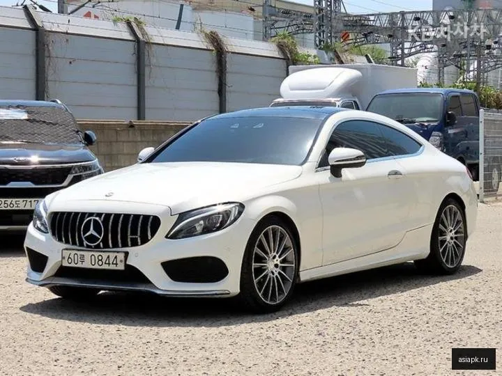 Mercedes-Benz C-Class 2