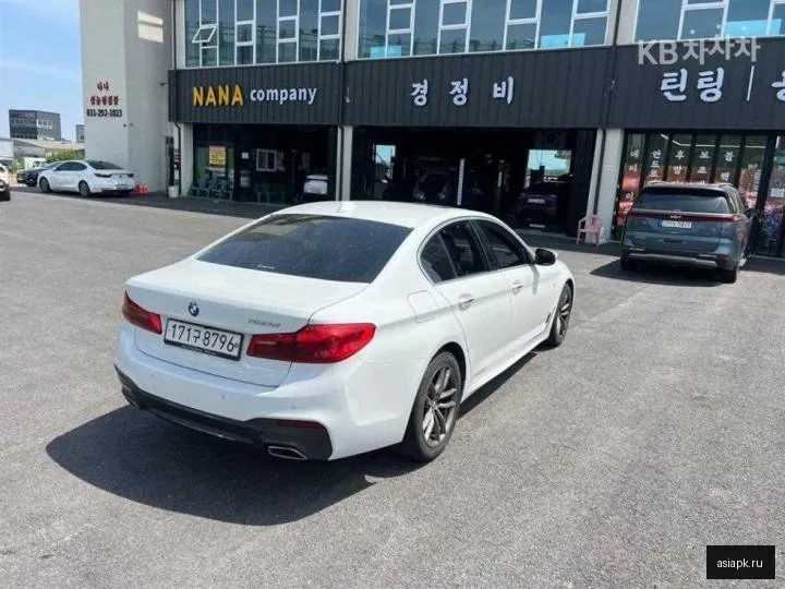 BMW 5-Series 4