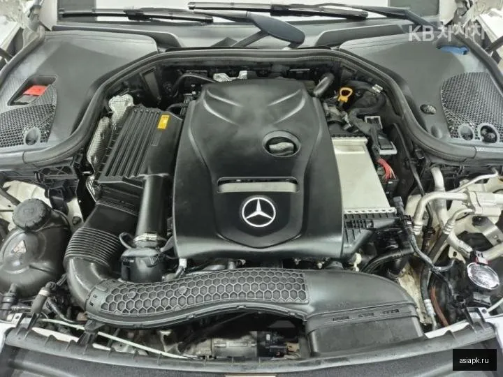 Mercedes-Benz E-Class 5