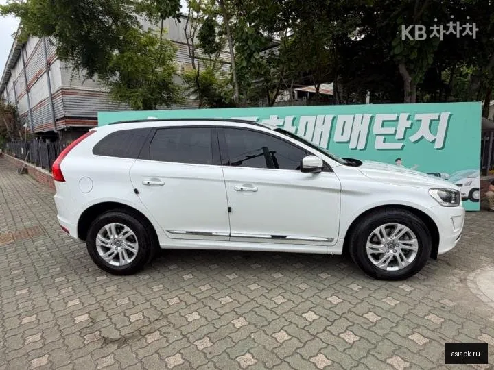 Volvo XC60 4