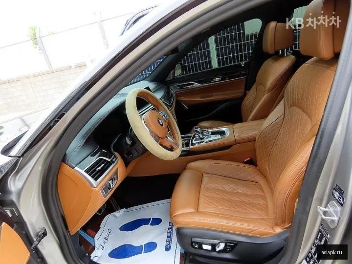BMW 7-Series 5