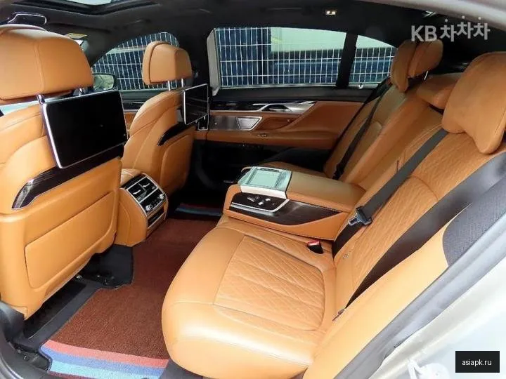 BMW 7-Series 6