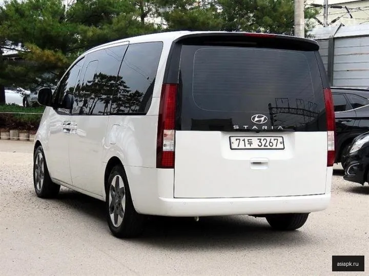 Hyundai Staria 3
