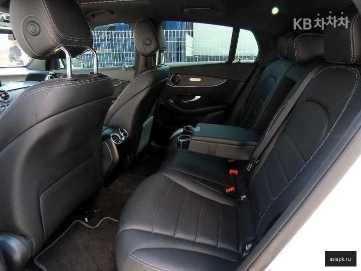 Mercedes-Benz GLC-Class 6