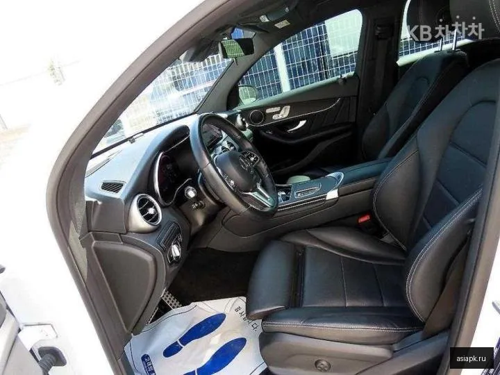 Mercedes-Benz GLC-Class 5