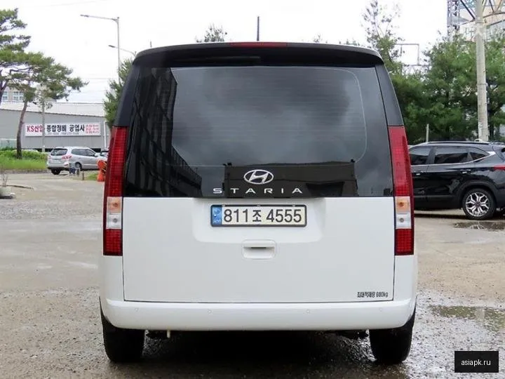 Hyundai Staria 4