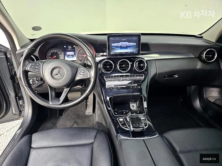 Mercedes-Benz C-Class 5