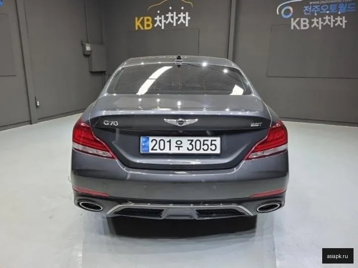 Genesis G70 3