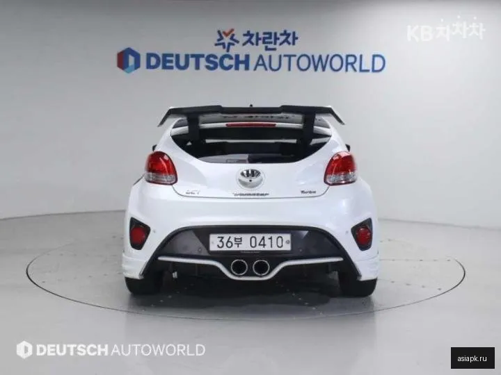 Hyundai Veloster 4