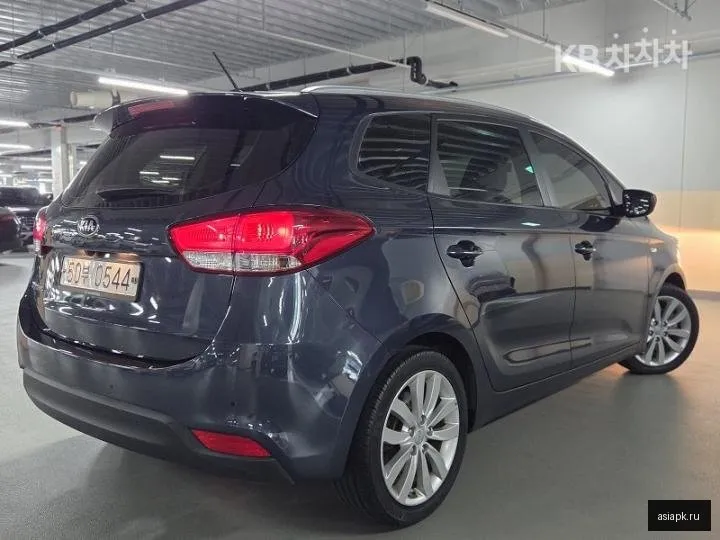 Kia Carens 6