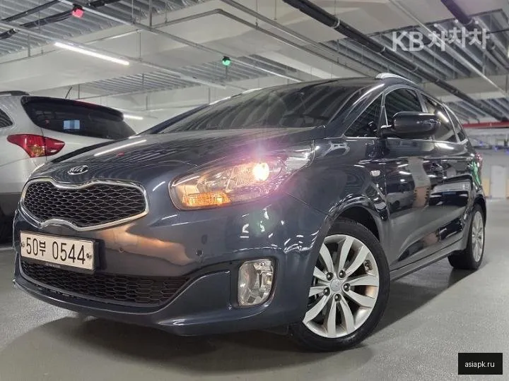 Kia Carens 5