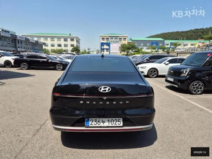 Hyundai Grandeur 4