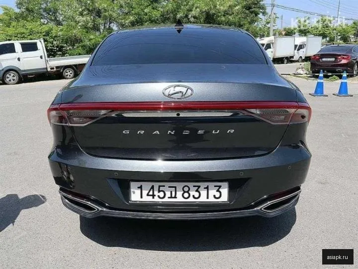 Hyundai Grandeur 4