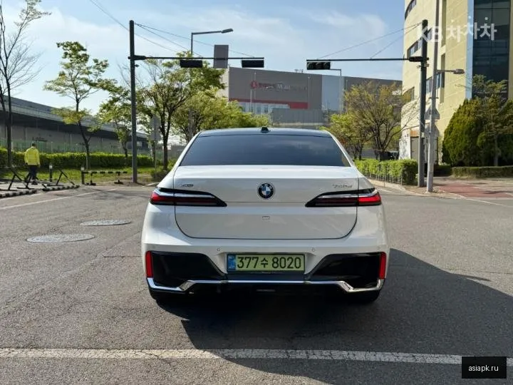 BMW 7-Series 3