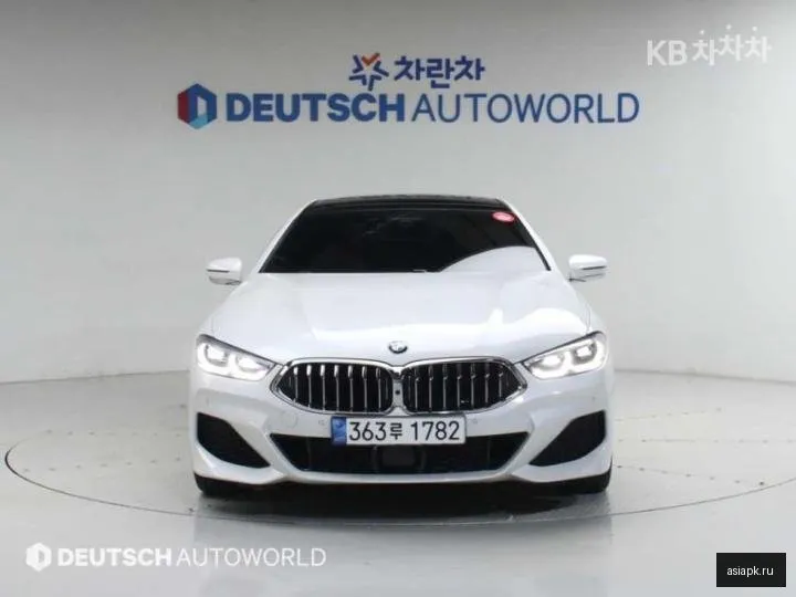BMW 8-Series 3