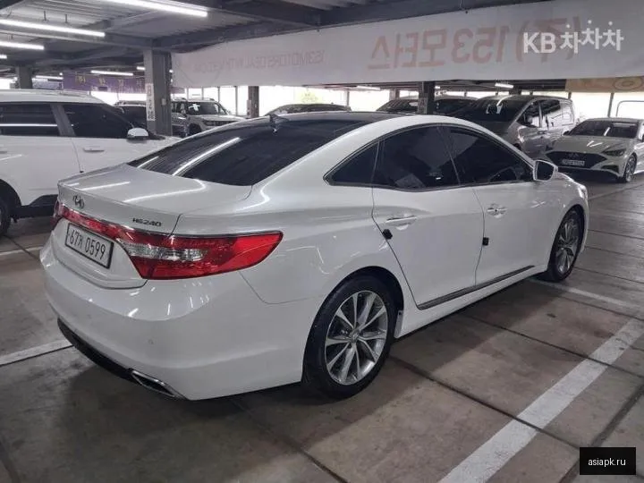 Hyundai Grandeur 4