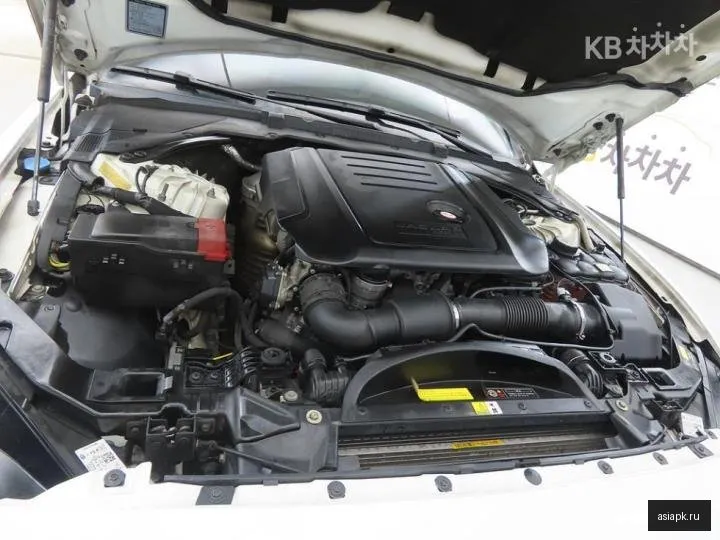 Jaguar XE 6