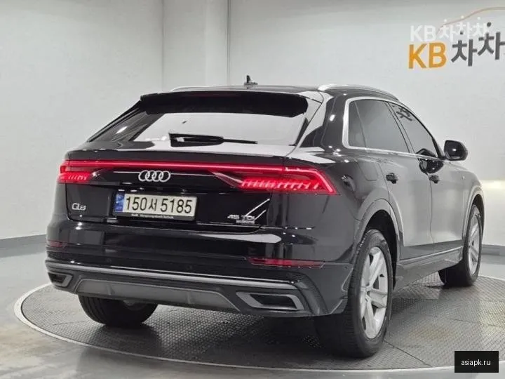 Audi Q8 3