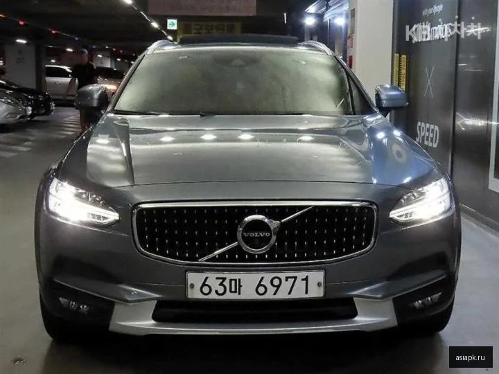 Volvo V90 2