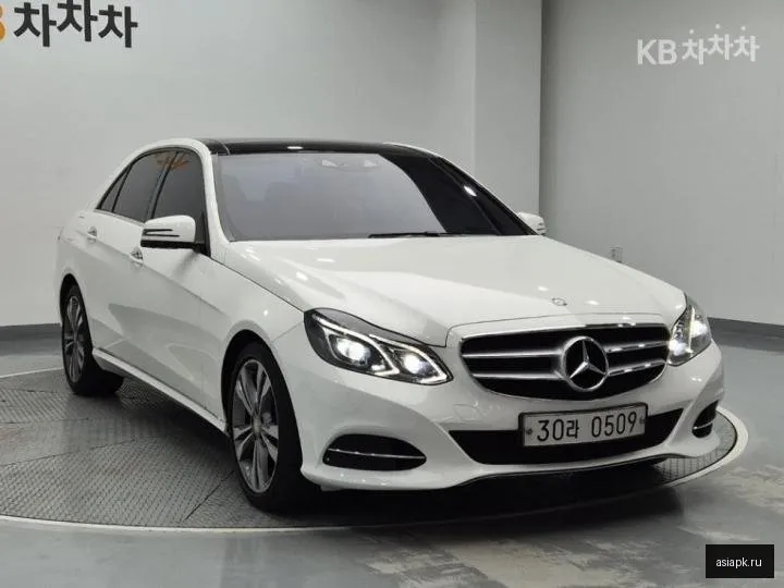 Mercedes-Benz E-Class 4