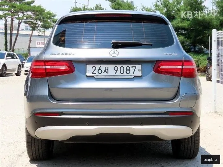 Mercedes-Benz GLC-Class 4