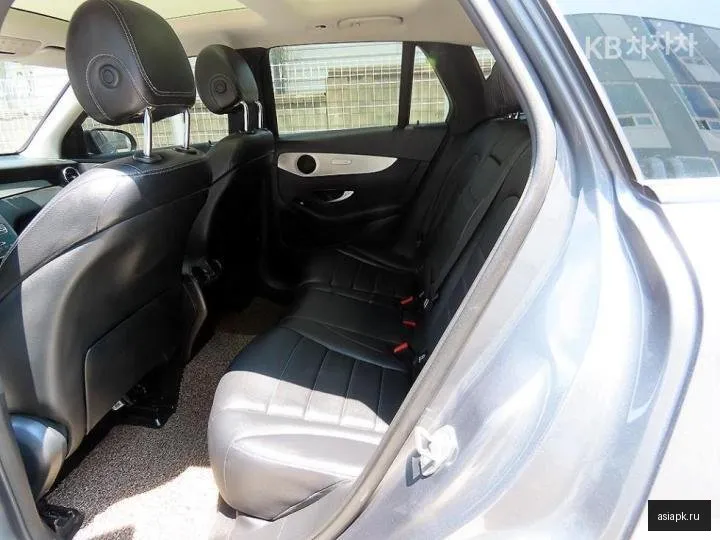 Mercedes-Benz GLC-Class 6