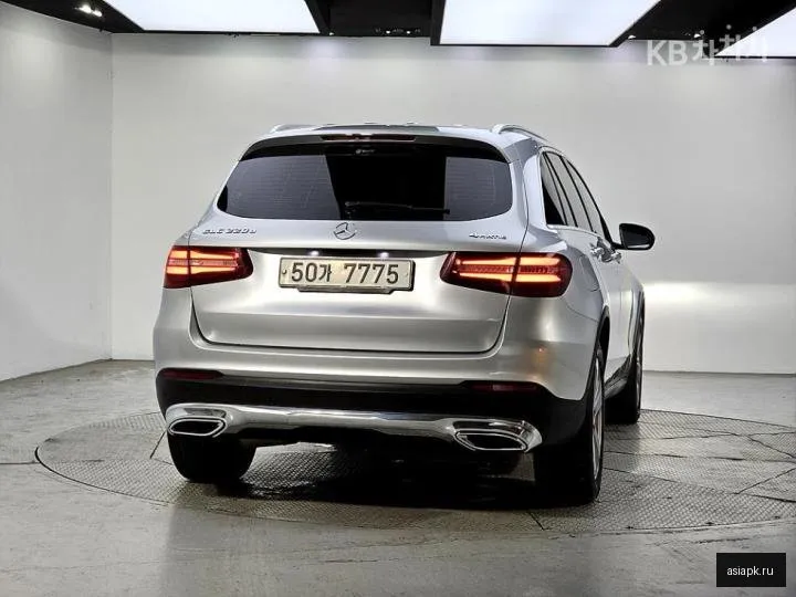 Mercedes-Benz GLC-Class 3