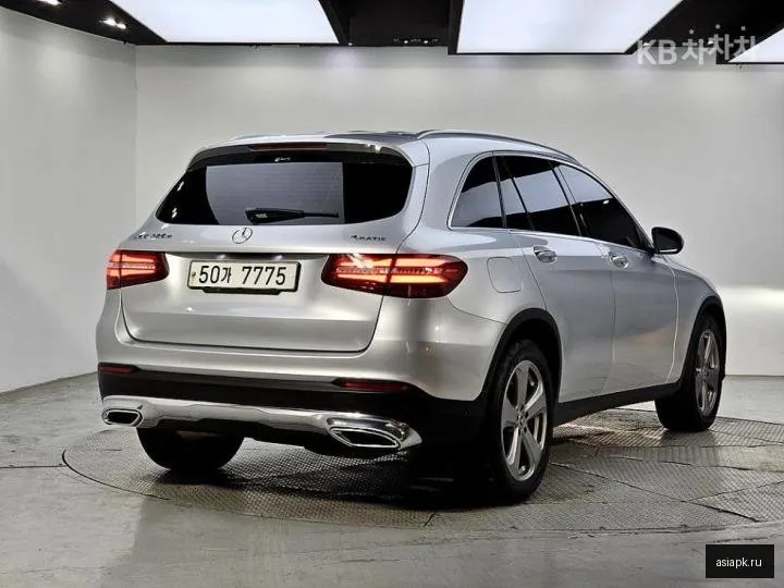 Mercedes-Benz GLC-Class 4