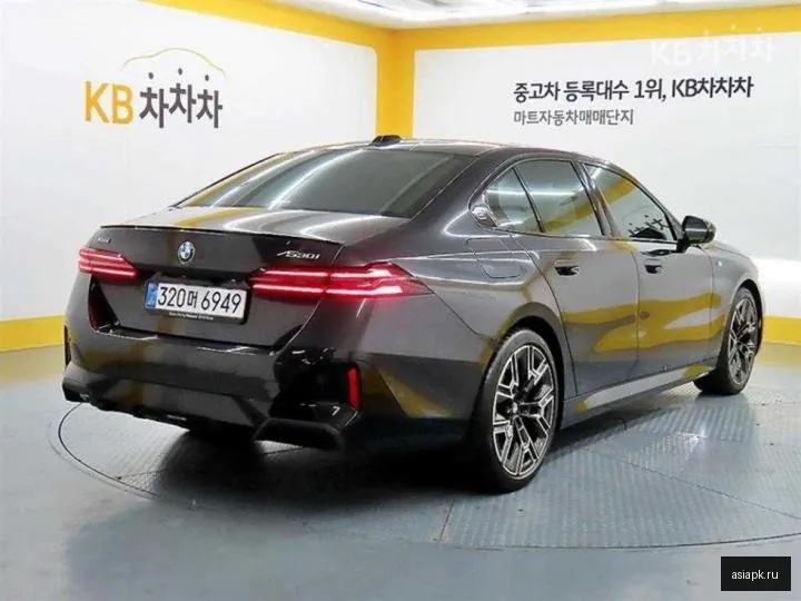 BMW 5-Series 3