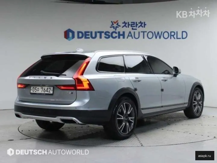 Volvo V90 2