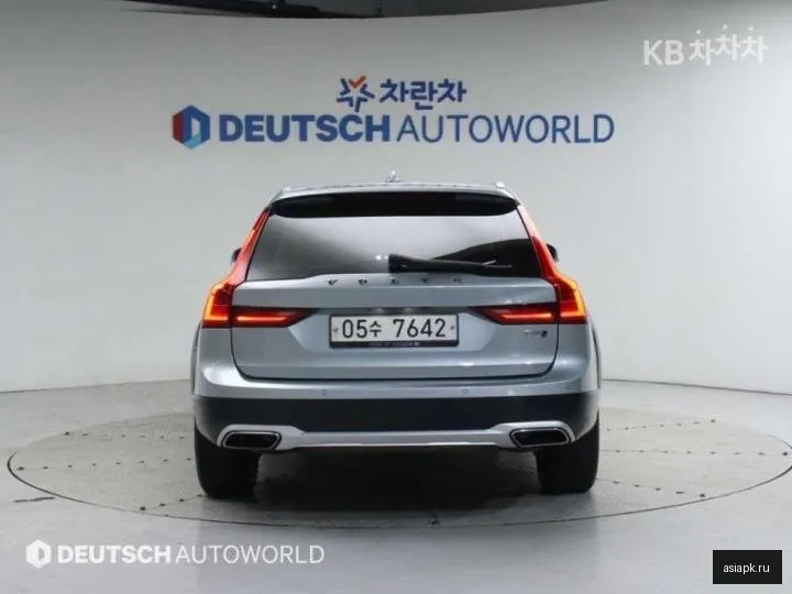 Volvo V90 4