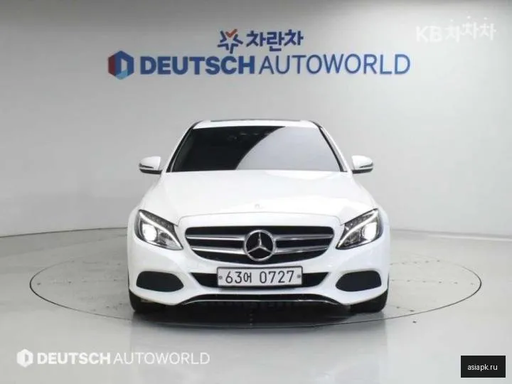 Mercedes-Benz C-Class 3