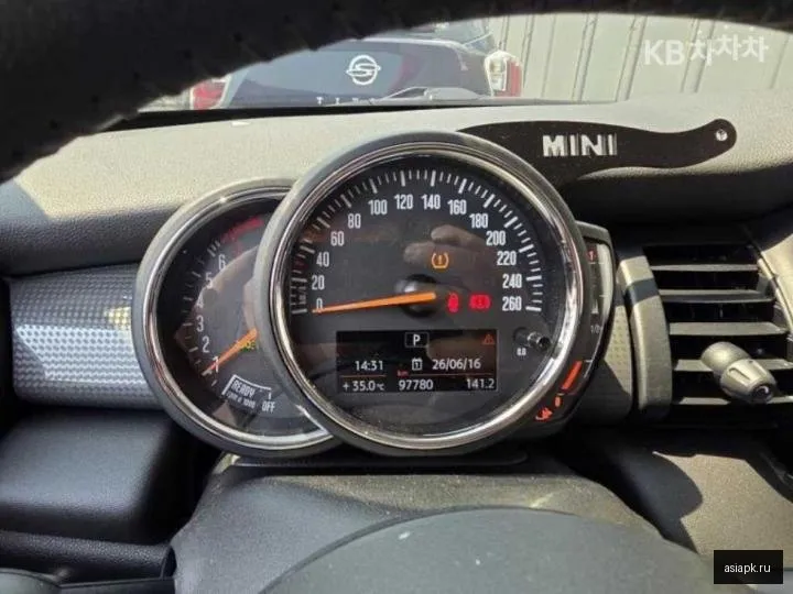 MINI Hatch 6