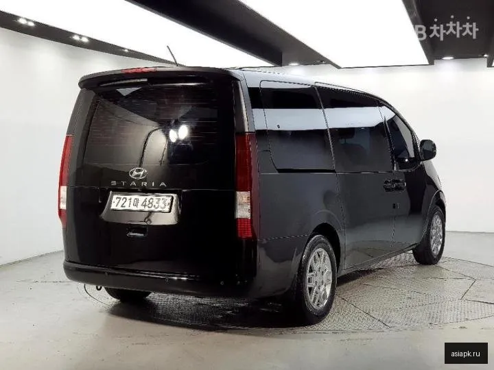 Hyundai Staria 4