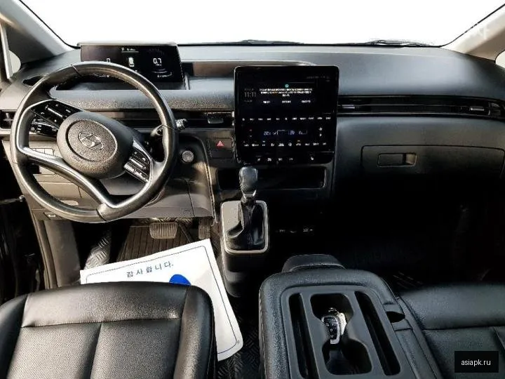 Hyundai Staria 5