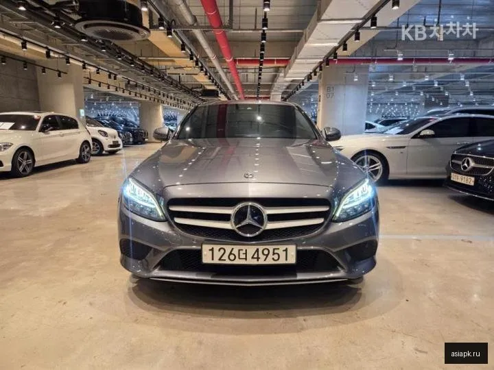 Mercedes-Benz C-Class 2