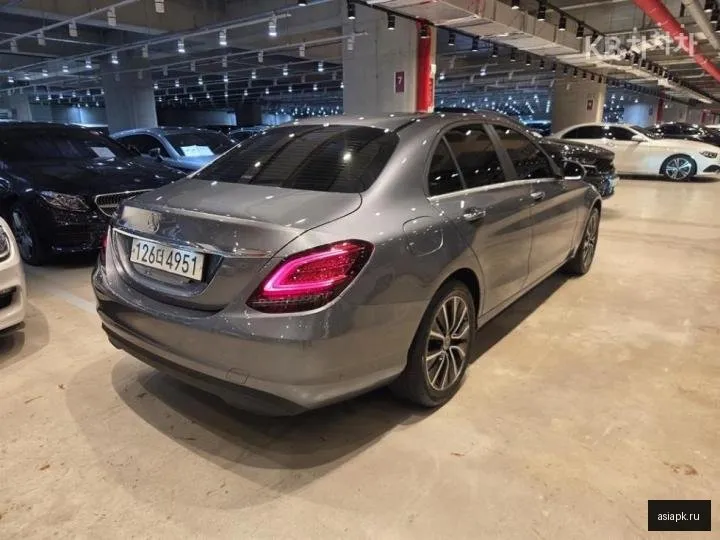 Mercedes-Benz C-Class 6