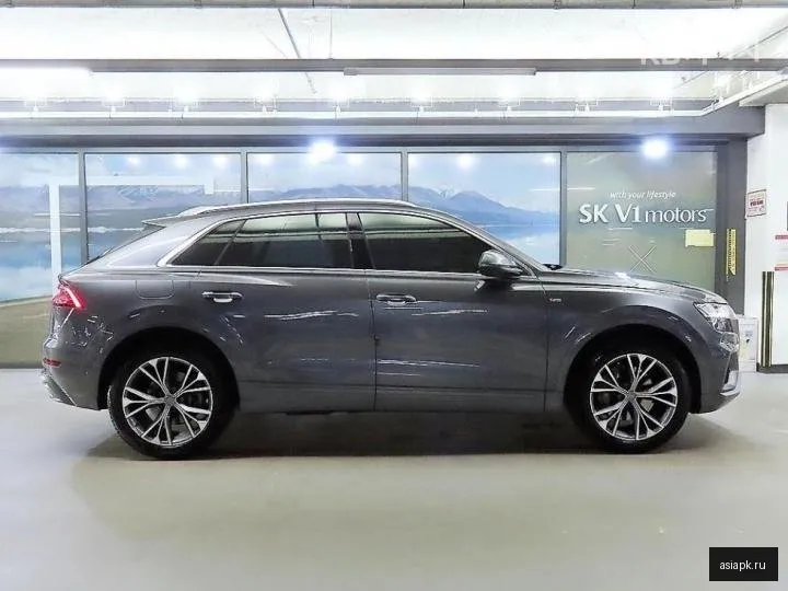 Audi Q8 3