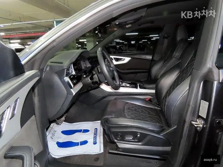 Audi Q8 6
