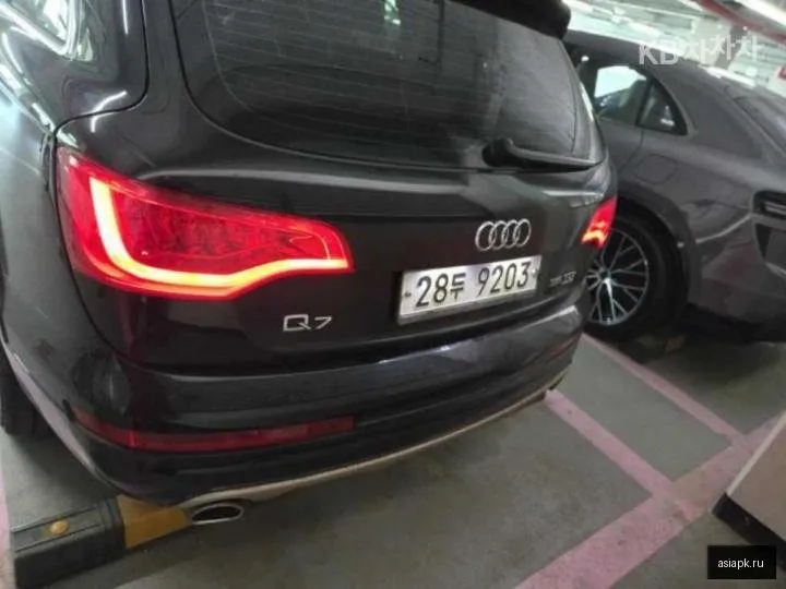 Audi Q7 4