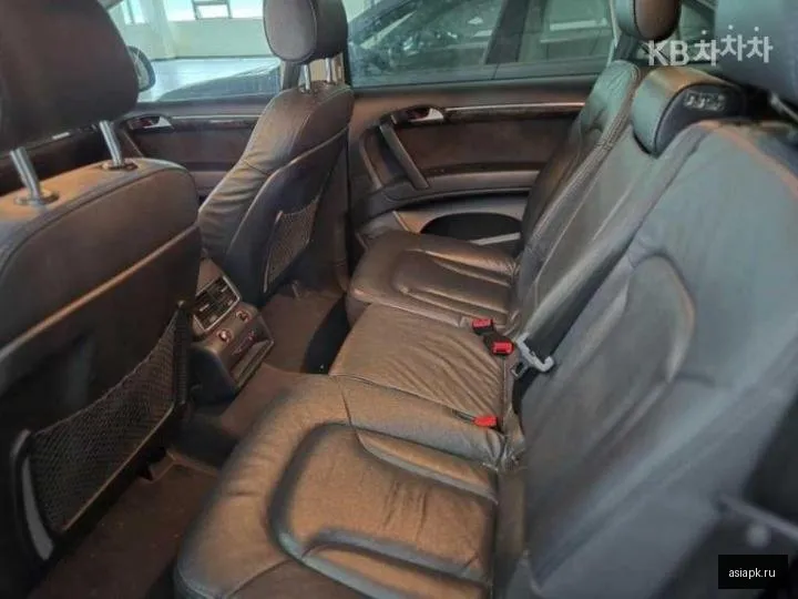 Audi Q7 6