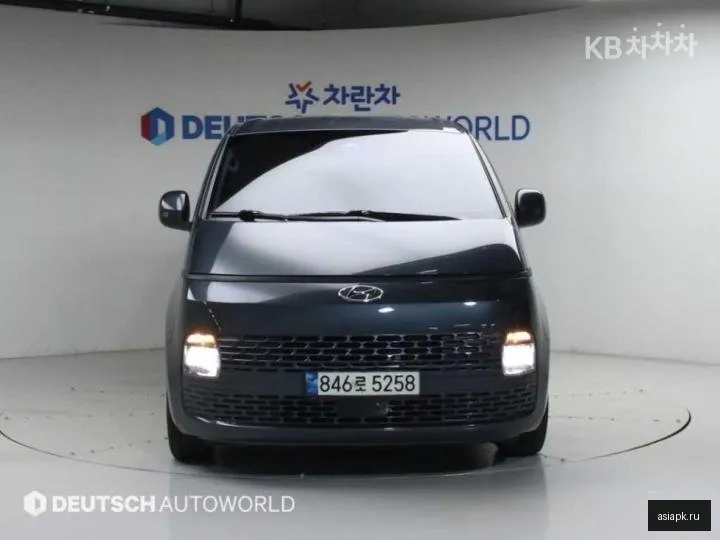 Hyundai Staria 3
