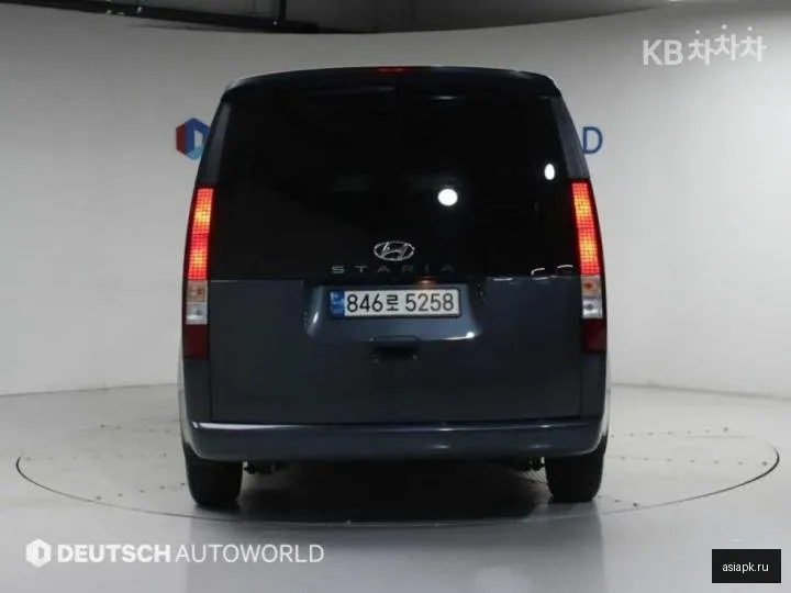 Hyundai Staria 4