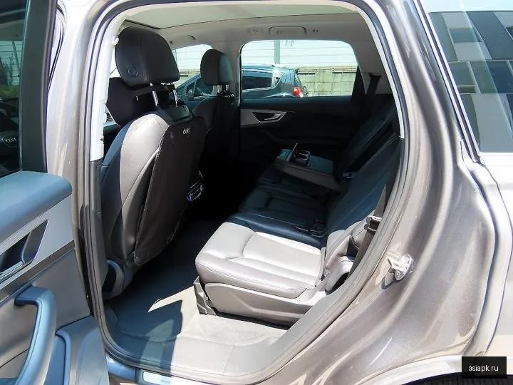 Audi Q7 6