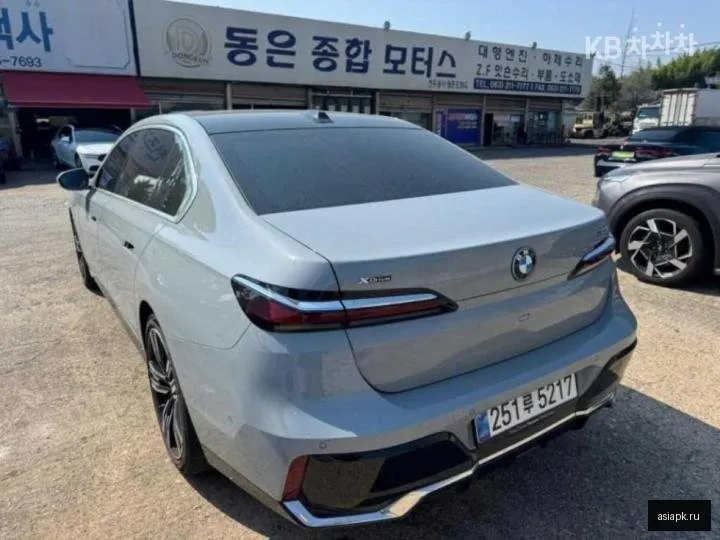 BMW 7-Series 3