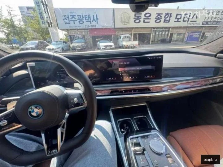 BMW 7-Series 4