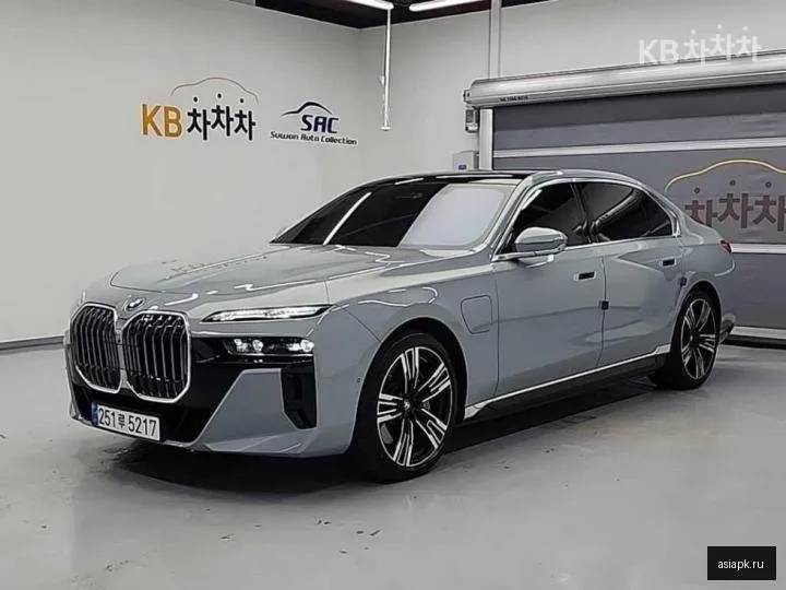 BMW 7-Series 4