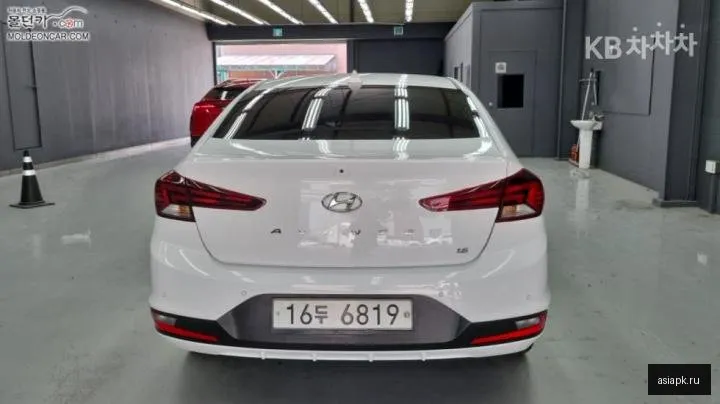 Hyundai Avante 4