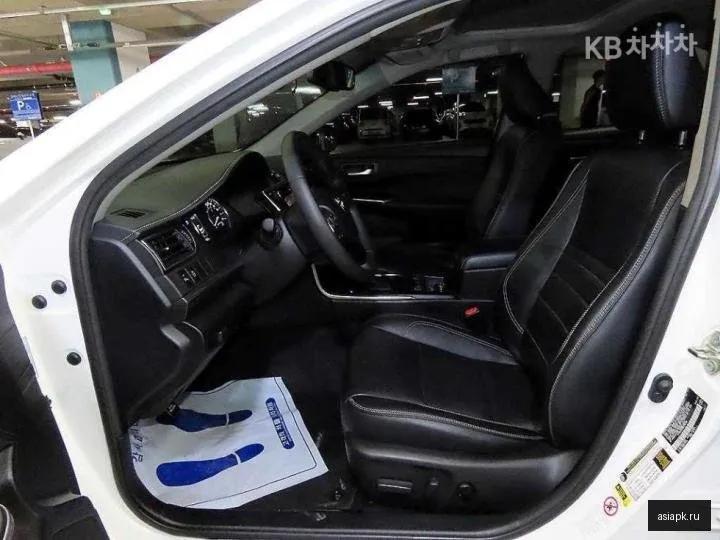 Toyota Camry 6