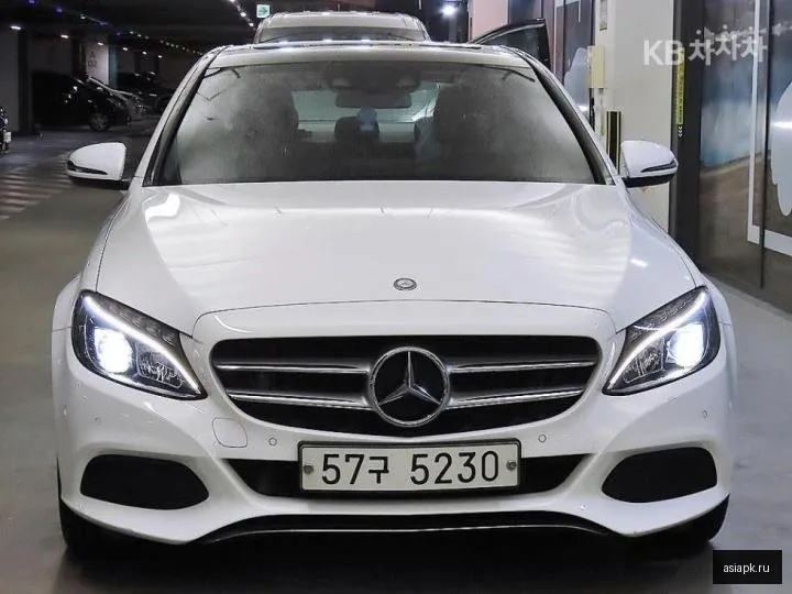 Mercedes-Benz C-Class 2